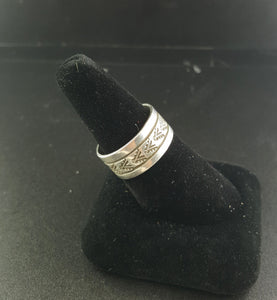 Sterling Silver Ring ~ Band ~signed RE - size 8, 9, 11