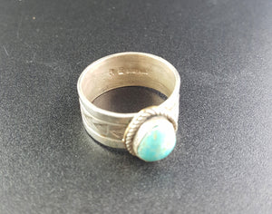 Kingman turquoise sterling silver ring - stamped by RE - size 12 - vintage