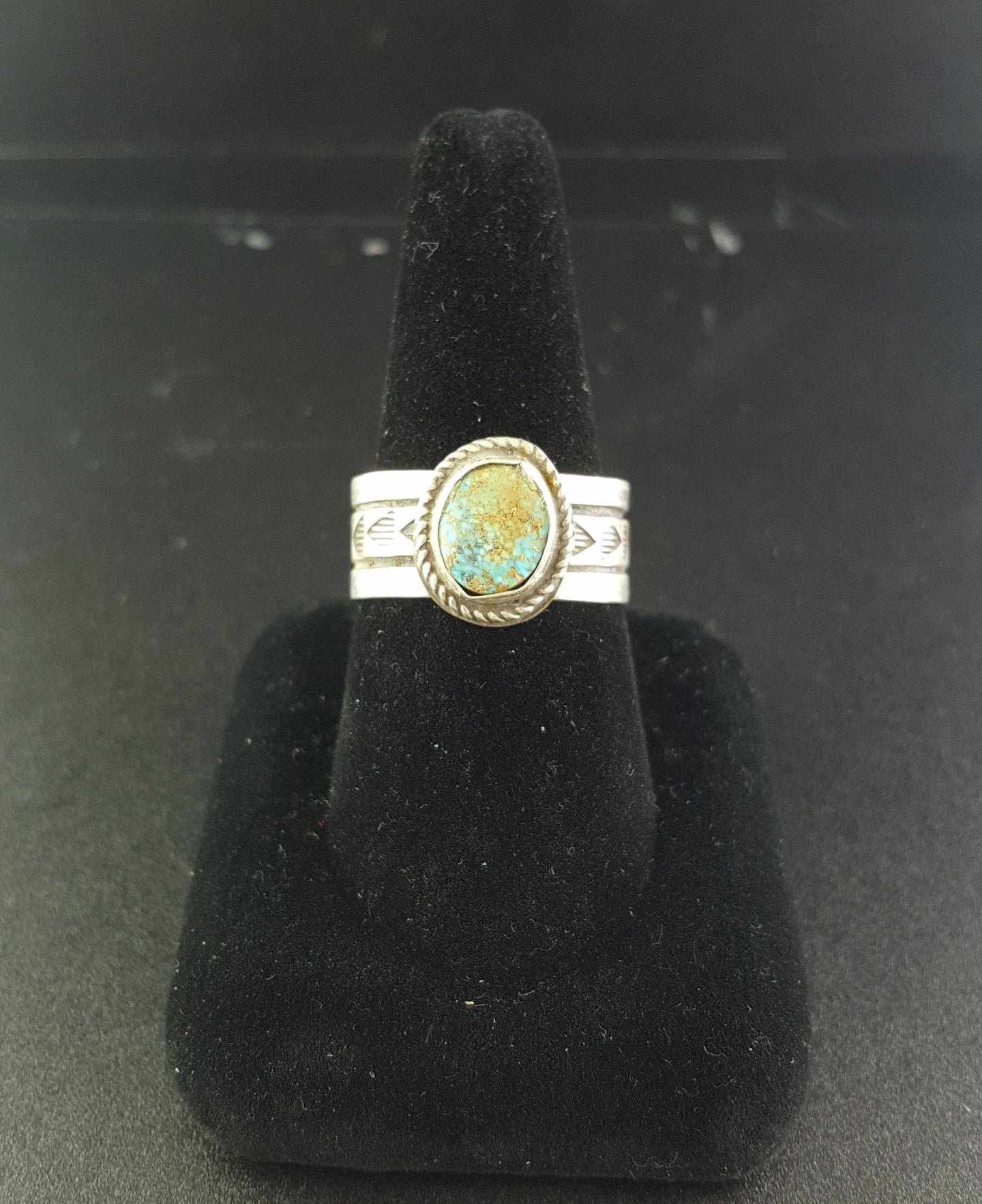 Kingman turquoise sterling silver ring - stamped by RE - size 12.5 - vintage