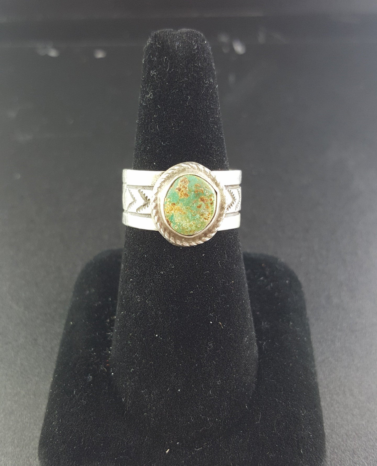 Kingman turquoise sterling silver ring - stamped by RE - size 10.5 - vintage