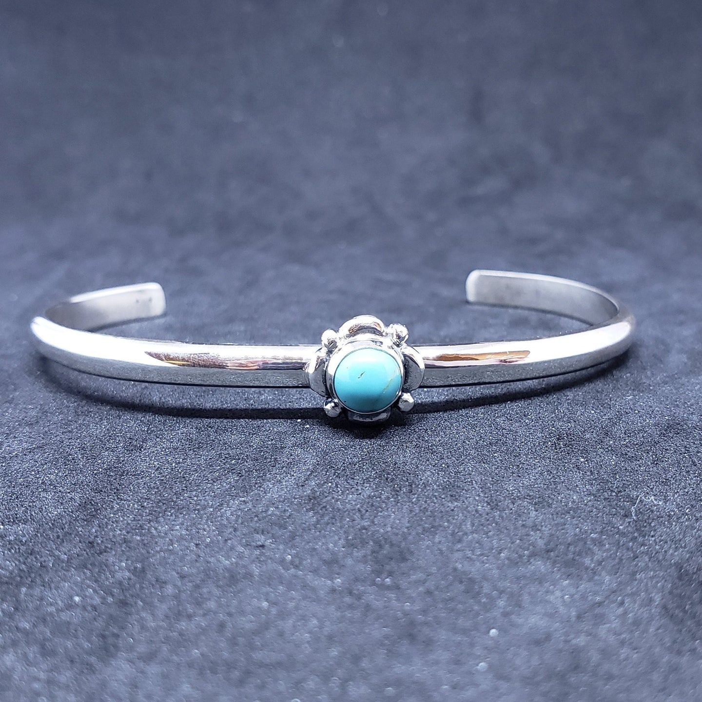 New Navajo small clover flower design with dots kingman turquoise sterling silver cuff bracelet