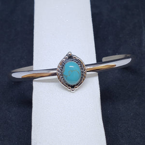 New Navajo oval 6x8mm Kingman turquoise sterling silver cuff bracelet