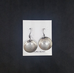 Vintage Daisy flower design round shape Sterling silver dangle/drop earrings